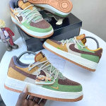 Nike Mesh Sneaker